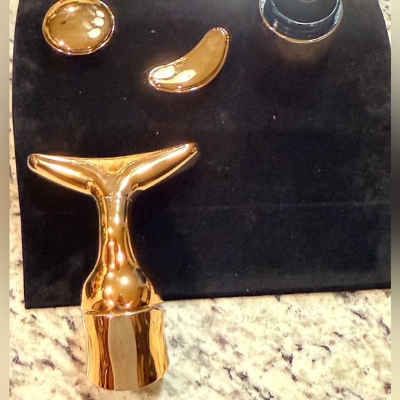 Gushiyuta lifting and tightening facial tool introducer. 3 pieces. Battery. - Picture 6 of 13